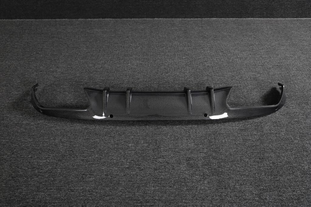 Carbon Fiber Side Skirts for Mercedes Benz C Class W205